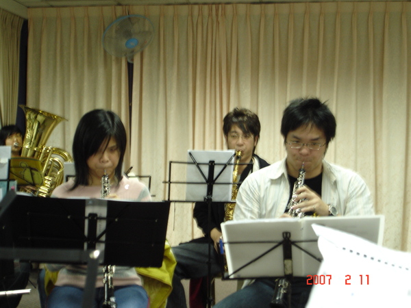 對面的動感OBOE 2人組