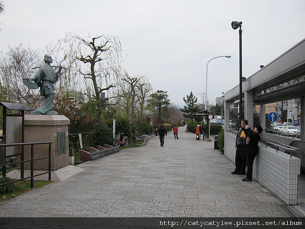 鴨川旁步道