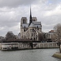 behind of Notre Dame from the other little isle