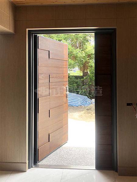 S__22962193.jpg 【居家 大門設計】居家大門雙面雙材質設計