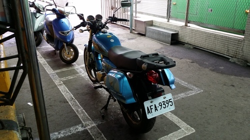 20150415結構脆弱的新式7碼車牌 20150415結構脆弱的新式7碼車牌