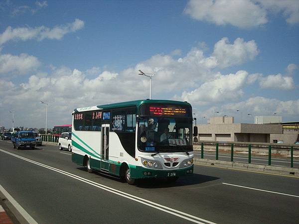 BUS_144.jpg