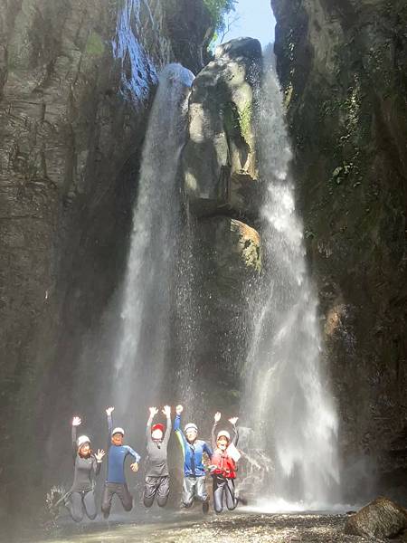 加拿瀑布 (1).jpg