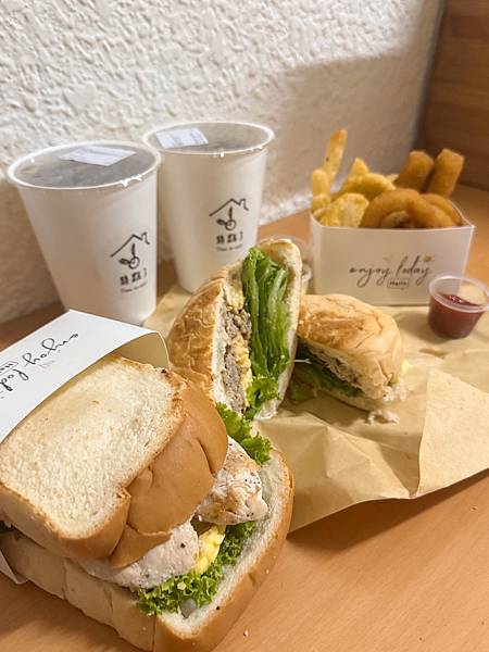 幾點了早午餐~ 台北敦化美食 幾點了早午餐~ 台北敦化美食