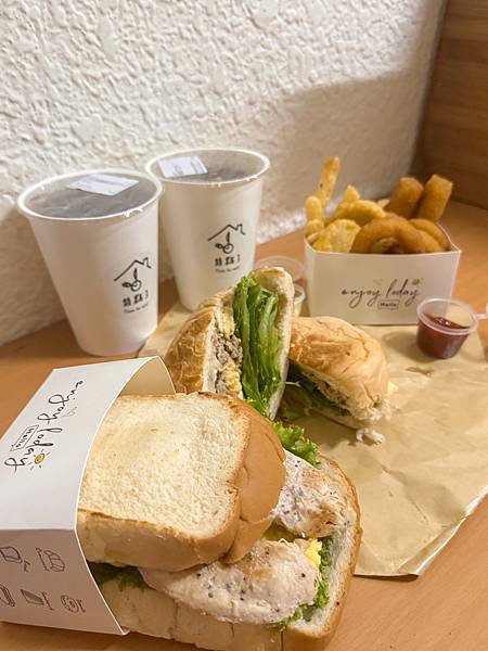 幾點了早午餐~ 台北敦化美食 幾點了早午餐~ 台北敦化美食