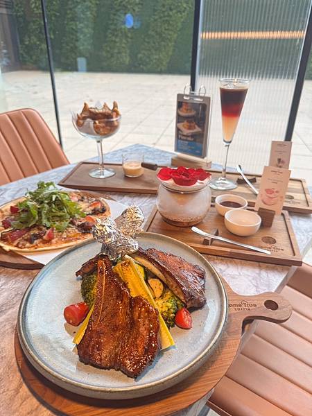 松菸限定 戰斧豬排 排餐!! 創意咖啡 就在成真咖啡