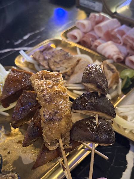 內湖串香殿 經典串燒還有多種鍋物