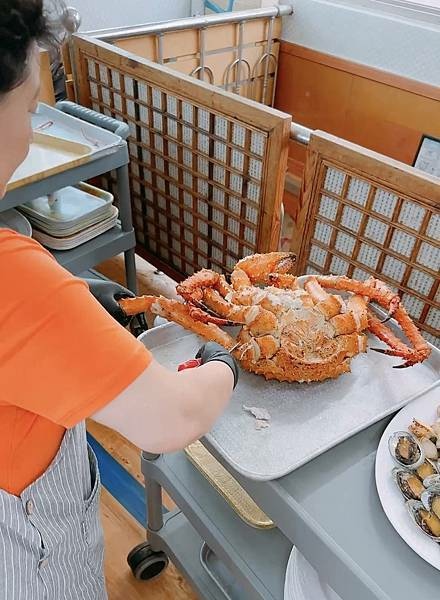 【韓國釜山2024】免費螃蟹專車！去機張市場吃比臉大的帝王蟹