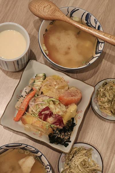 台北松菸巷弄美食★初鰻x職人味自慢 松菸店★秘制醬汁鰻魚飯烤