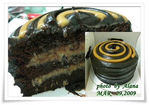 《BLACK‧焦糖香蕉巧克力蛋糕》