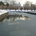 開始結冰的護城河