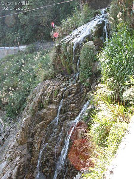 路邊水流