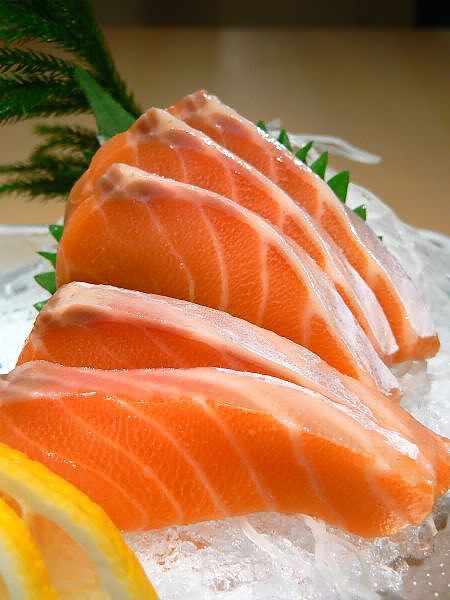 SalmonSashimi-3.jpg