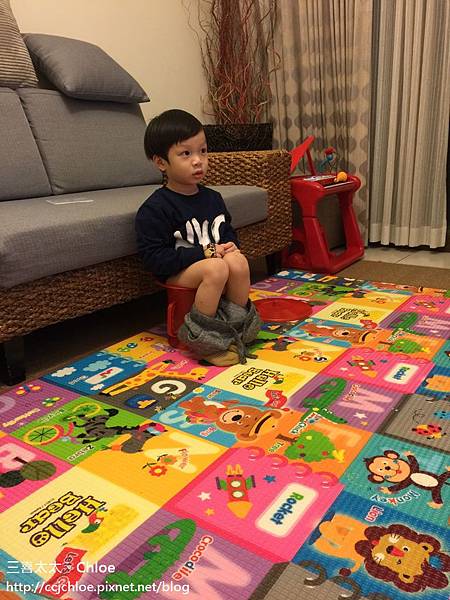 3Y0M 戒尿布之路終於出現一道曙光 3Y0M 戒尿布之路終於出現一道曙光