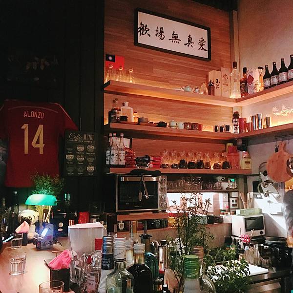 [食記] 台中最愛酒吧 *準備中* 無酒單創意調酒