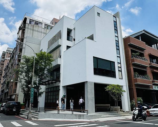 [食遊] 台中 春韭 讓黃仁勳驚艷的招牌黃金雞湯