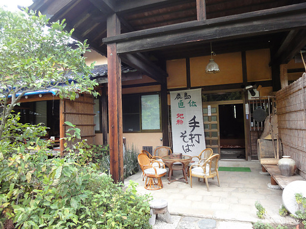 店家根本就像民房改造的