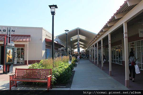 outlet2.jpg