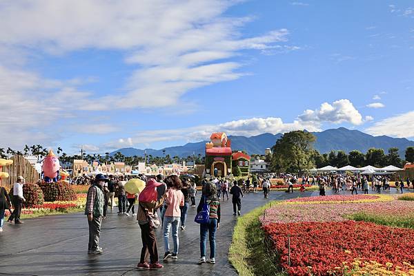 開幕首日上午就吸引上千名遊客前往拍照打卡.jpg 開幕首日上午就吸引上千名遊客前往拍照打卡.jpg