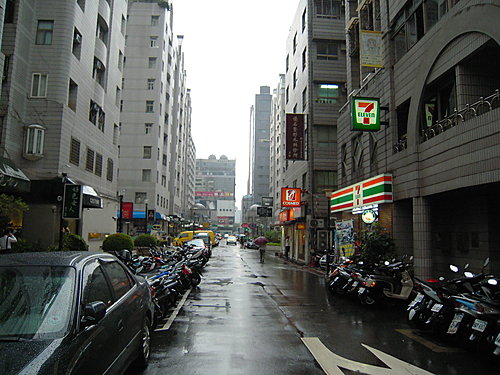 4r0074 明曜百貨 捷運忠孝敦化 明曜電梯頂加大戶 權狀46坪 6f 6f 總價6888萬 東區明曜生活圈 生活機能交通便利無可取代 稀有漂亮電梯頂加 使用空間大還有空中花園 中信房屋張嘉書的部落格 大安區房屋專業經紀人 精選物件分享 房地產重要訊息 房市房事碎