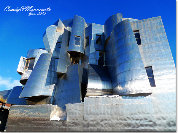 Frederick R Weisman Art Museum-02.jpg