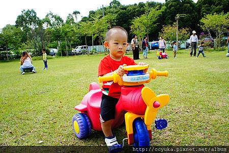 3.小鐵一上車子架式十足