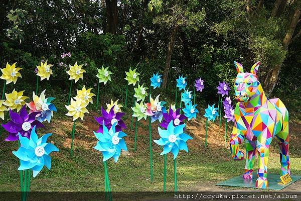大門口風車造景