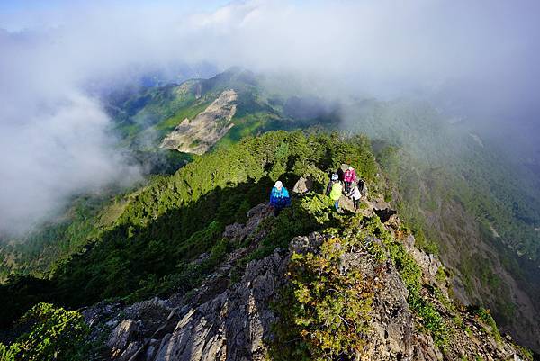 小關山