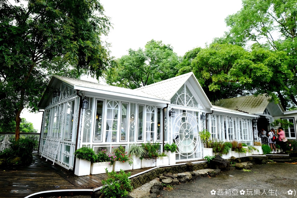 景大渡假莊園,玻璃景觀咖啡屋,浪漫下午茶,純白玻璃屋,心型花園,關子嶺風景區,西拉雅國家風景區,熱門,拍照,約會,夢幻,餐廳,歐風