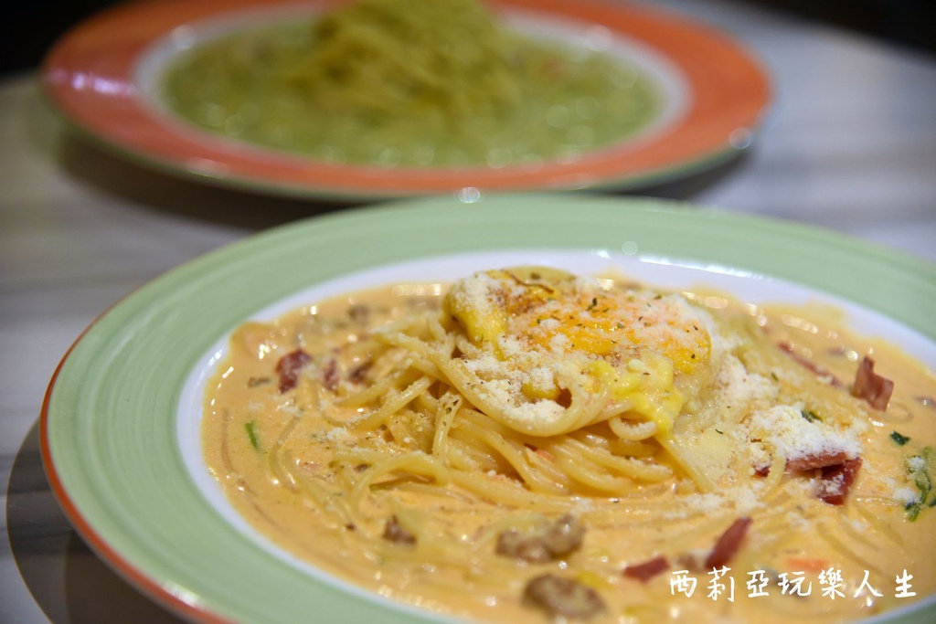 西莉亞玩樂人生  2020逢甲夏季旅遊大使|食尚旅遊在逢甲 逢甲夜市美食 逢甲夜市必吃 逢甲伴手禮 逢甲夜市振興三倍卷500元兌換600點 逢甲隨義煮 家傳山益蛋糕 朝藝私房蛋糕 甲文青 天使雞排 王記滷味(滷味王) 15.jpg