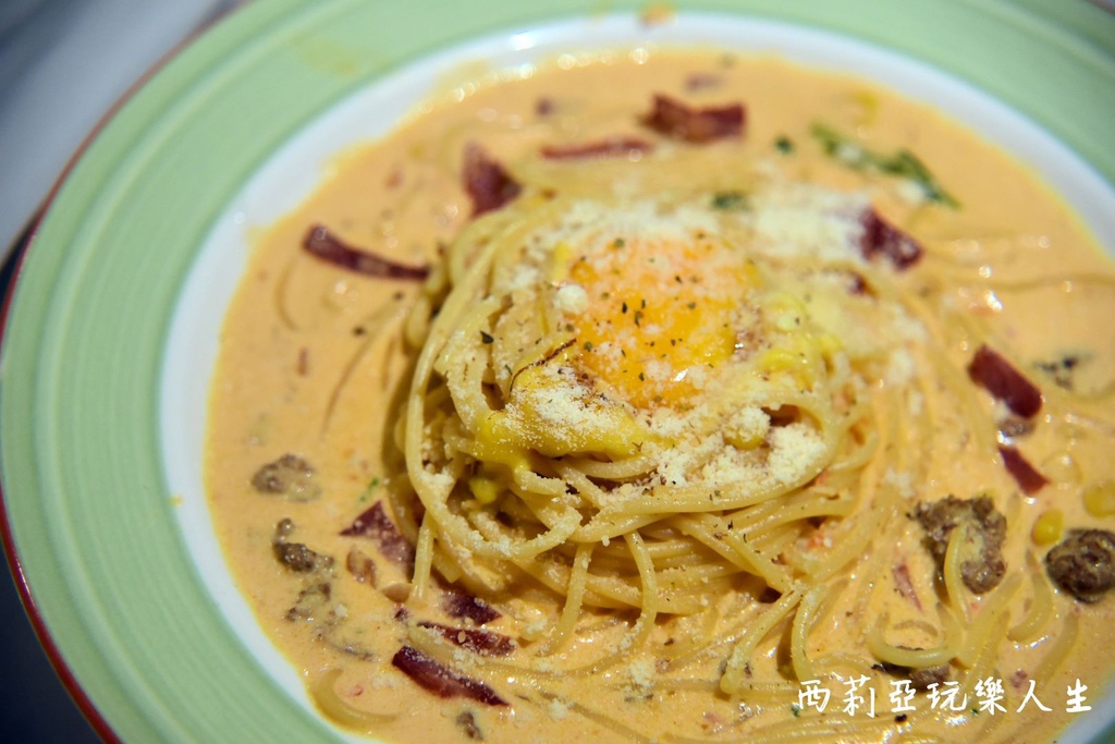 西莉亞玩樂人生  2020逢甲夏季旅遊大使|食尚旅遊在逢甲 逢甲夜市美食 逢甲夜市必吃 逢甲伴手禮 逢甲夜市振興三倍卷500元兌換600點 逢甲隨義煮 家傳山益蛋糕 朝藝私房蛋糕 甲文青 天使雞排 王記滷味(滷味王) 16-1.jpg