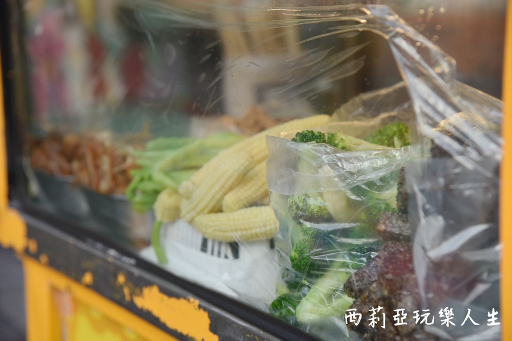 西莉亞玩樂人生  2020逢甲夏季旅遊大使|食尚旅遊在逢甲 逢甲夜市美食 逢甲夜市必吃 逢甲伴手禮 逢甲夜市振興三倍卷500元兌換600點 逢甲隨義煮 家傳山益蛋糕 朝藝私房蛋糕 甲文青 天使雞排 王記滷味(滷味王) 56.jpg