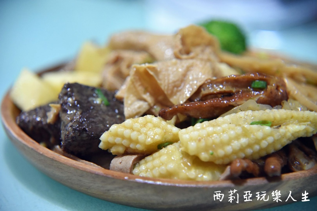 西莉亞玩樂人生  2020逢甲夏季旅遊大使|食尚旅遊在逢甲 逢甲夜市美食 逢甲夜市必吃 逢甲伴手禮 逢甲夜市振興三倍卷500元兌換600點 逢甲隨義煮 家傳山益蛋糕 朝藝私房蛋糕 甲文青 天使雞排 王記滷味(滷味王) 62.jpg