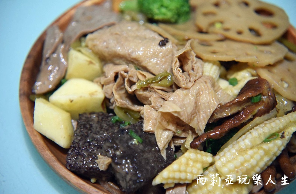 西莉亞玩樂人生  2020逢甲夏季旅遊大使|食尚旅遊在逢甲 逢甲夜市美食 逢甲夜市必吃 逢甲伴手禮 逢甲夜市振興三倍卷500元兌換600點 逢甲隨義煮 家傳山益蛋糕 朝藝私房蛋糕 甲文青 天使雞排 王記滷味(滷味王) 64.jpg