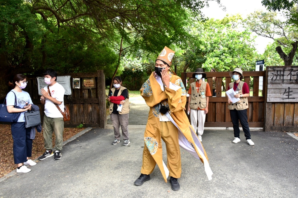 左營舊城,洲仔濕地公園,蓮池潭,龍虎塔,見城館,郭家百年古厝,植物敲拓染DIY,高雄,左營區,古厝,洲仔溼地,蓮潭百年古厝,懶人