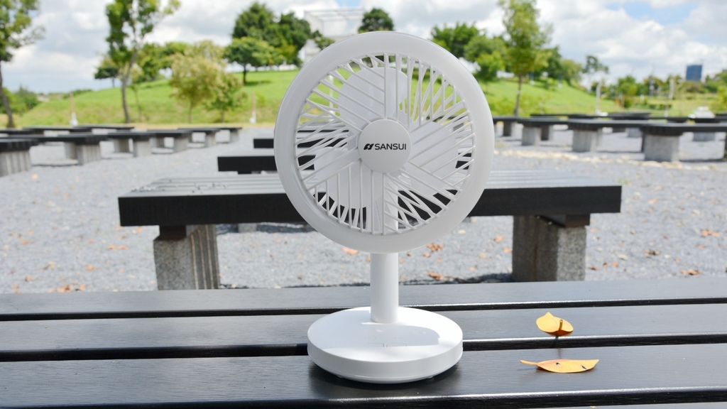 家電開箱|SANSUI山水 5吋LED驅蚊USB充電DC風扇/9吋無線驅蚊照明充電DC風扇/攜帶方便無線充電,絕對是戶外踏青、露營活動推薦好物!西莉亞玩樂人生 SANSUI山水 5吋及9吋無線驅蚊照明充電DC風扇(SHF-M72/SDF-0915) 攜帶型電扇 無線充電式風扇 LED驅蚊照明絕對是戶外踏青、露營活動推薦夏日好物!