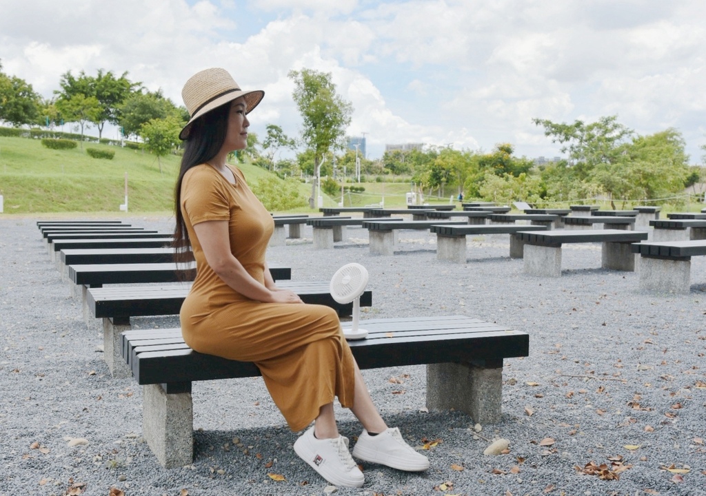 家電開箱|SANSUI山水 5吋LED驅蚊USB充電DC風扇/9吋無線驅蚊照明充電DC風扇/攜帶方便無線充電,絕對是戶外踏青、露營活動推薦好物!西莉亞玩樂人生 SANSUI山水 5吋及9吋無線驅蚊照明充電DC風扇(SHF-M72/SDF-0915) 攜帶型電扇 無線充電式風扇 LED驅蚊照明絕對是戶外踏青、露營活動推薦夏日好物!