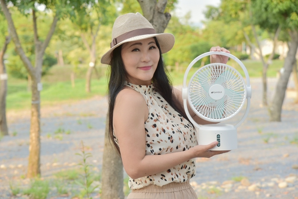 家電開箱|SANSUI山水 5吋LED驅蚊USB充電DC風扇/9吋無線驅蚊照明充電DC風扇/攜帶方便無線充電,絕對是戶外踏青、露營活動推薦好物!西莉亞玩樂人生 SANSUI山水 5吋及9吋無線驅蚊照明充電DC風扇(SHF-M72/SDF-0915) 攜帶型電扇 無線充電式風扇 LED驅蚊照明絕對是戶外踏青、露營活動推薦夏日好物!