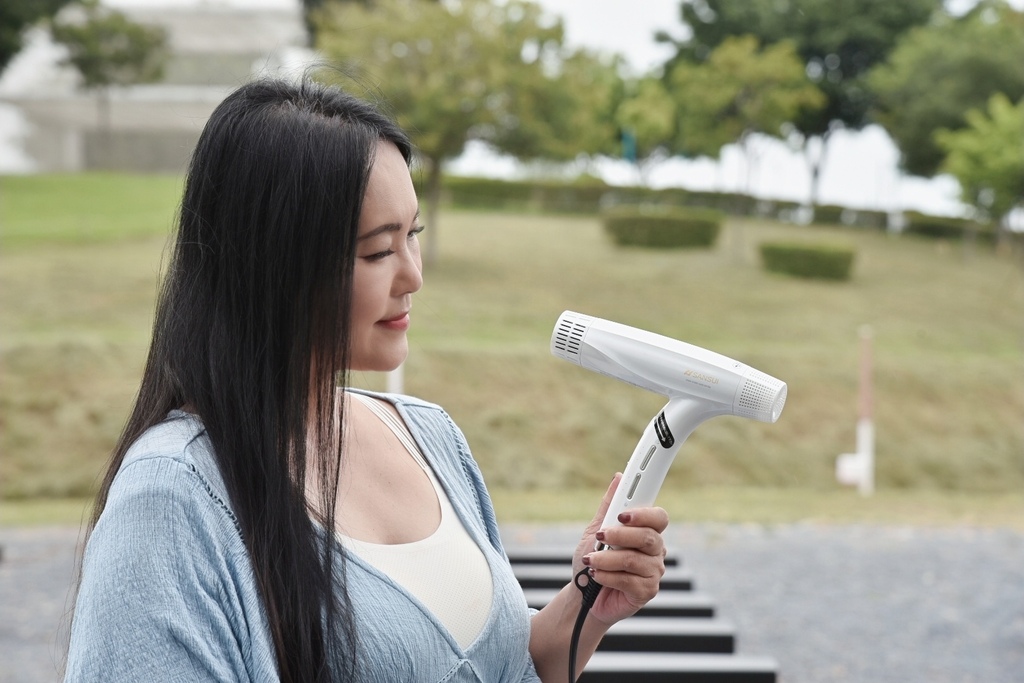 家電開箱|SANSUI山水 極勁正負離子高速吹風機 負離子柔順 速乾低噪 可折疊 380g輕手感 輕音量最低65db,吹髮也能邊追劇超方便|西莉亞玩樂人生 SANSUI山水 極勁正負離子高速吹風機