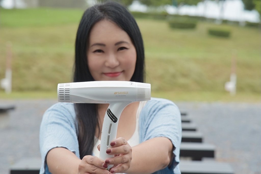 家電開箱|SANSUI山水 極勁正負離子高速吹風機 負離子柔順 速乾低噪 可折疊 380g輕手感 輕音量最低65db,吹髮也能邊追劇超方便|西莉亞玩樂人生 SANSUI山水 極勁正負離子高速吹風機