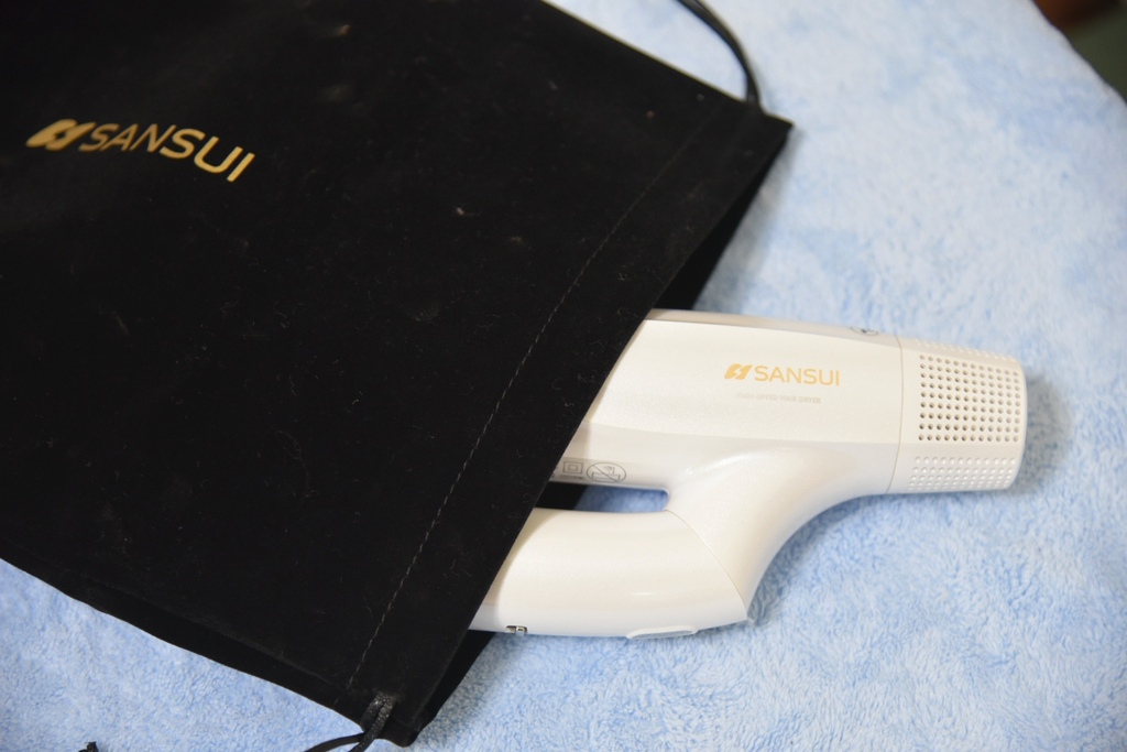 家電開箱|SANSUI山水 極勁正負離子高速吹風機 負離子柔順 速乾低噪 可折疊 380g輕手感 輕音量最低65db,吹髮也能邊追劇超方便|西莉亞玩樂人生 SANSUI山水 極勁正負離子高速吹風機