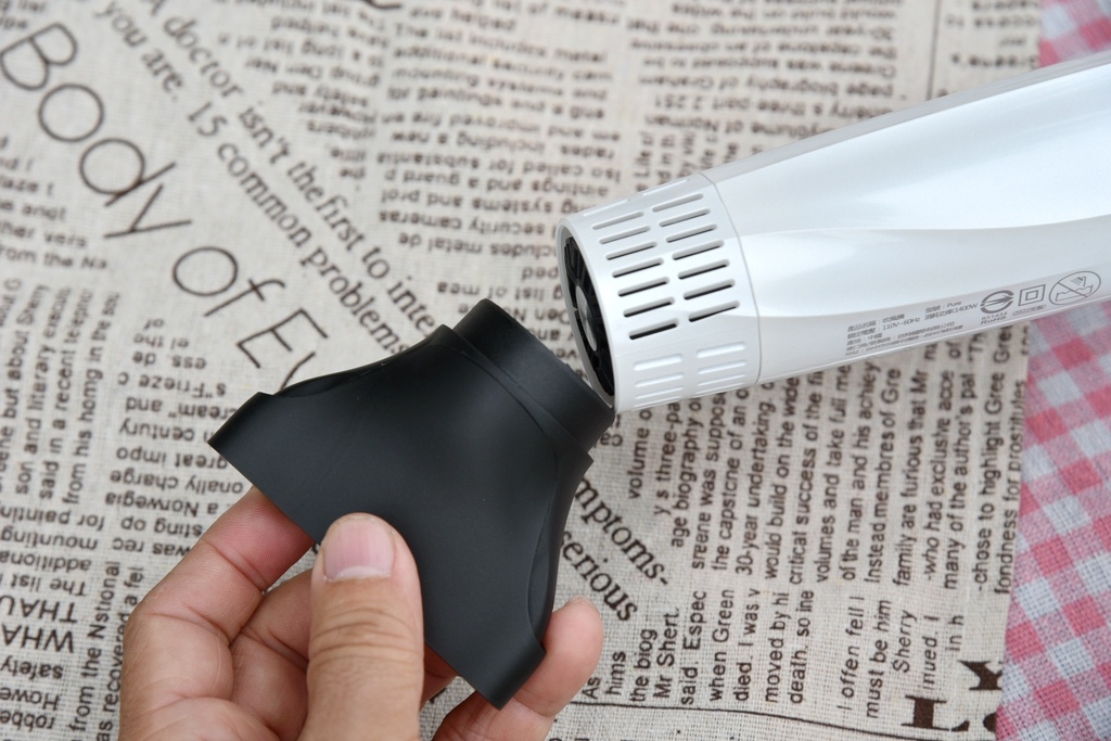 家電開箱|SANSUI山水 極勁正負離子高速吹風機 負離子柔順 速乾低噪 可折疊 380g輕手感 輕音量最低65db,吹髮也能邊追劇超方便|西莉亞玩樂人生 SANSUI山水 極勁正負離子高速吹風機