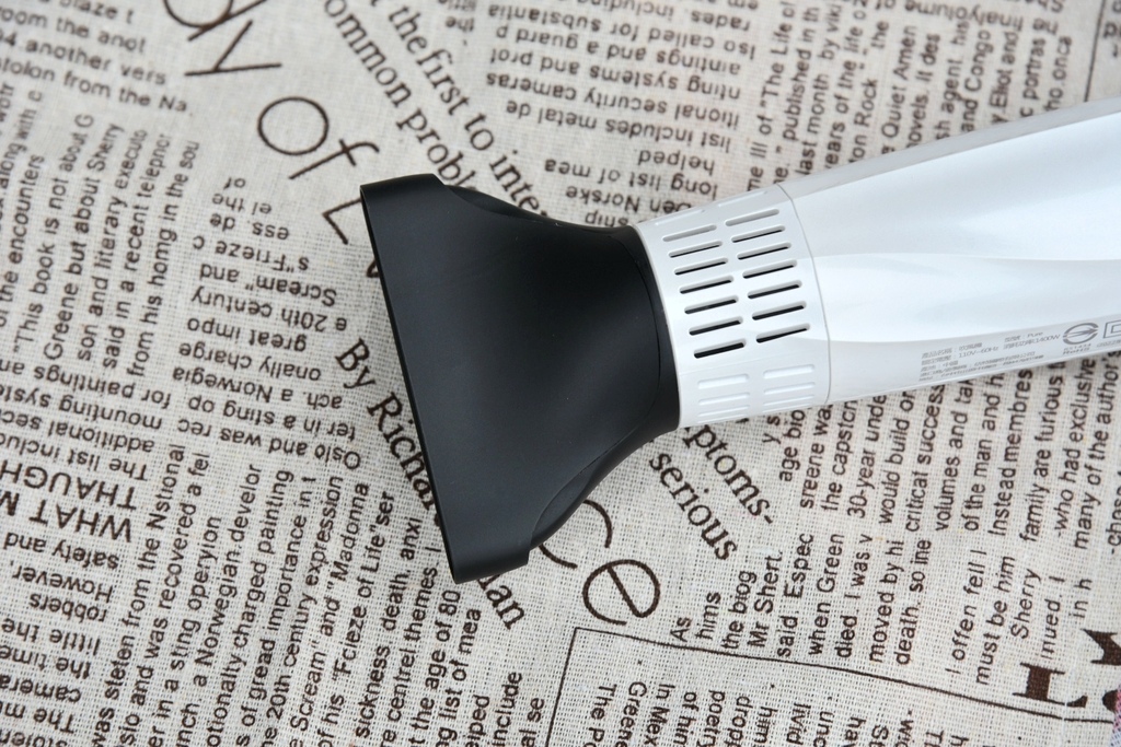 家電開箱|SANSUI山水 極勁正負離子高速吹風機 負離子柔順 速乾低噪 可折疊 380g輕手感 輕音量最低65db,吹髮也能邊追劇超方便|西莉亞玩樂人生 SANSUI山水 極勁正負離子高速吹風機