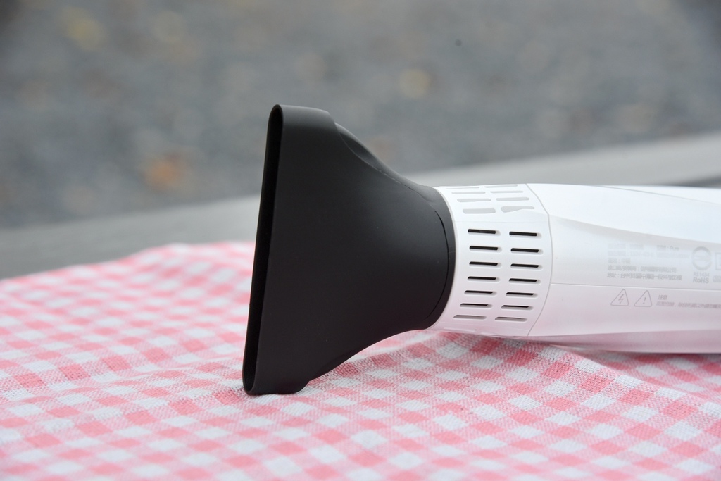 家電開箱|SANSUI山水 極勁正負離子高速吹風機 負離子柔順 速乾低噪 可折疊 380g輕手感 輕音量最低65db,吹髮也能邊追劇超方便|西莉亞玩樂人生 SANSUI山水 極勁正負離子高速吹風機