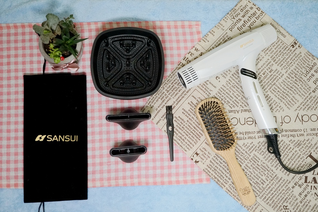 家電開箱|SANSUI山水 極勁正負離子高速吹風機 負離子柔順 速乾低噪 可折疊 380g輕手感 輕音量最低65db,吹髮也能邊追劇超方便|西莉亞玩樂人生 SANSUI山水 極勁正負離子高速吹風機