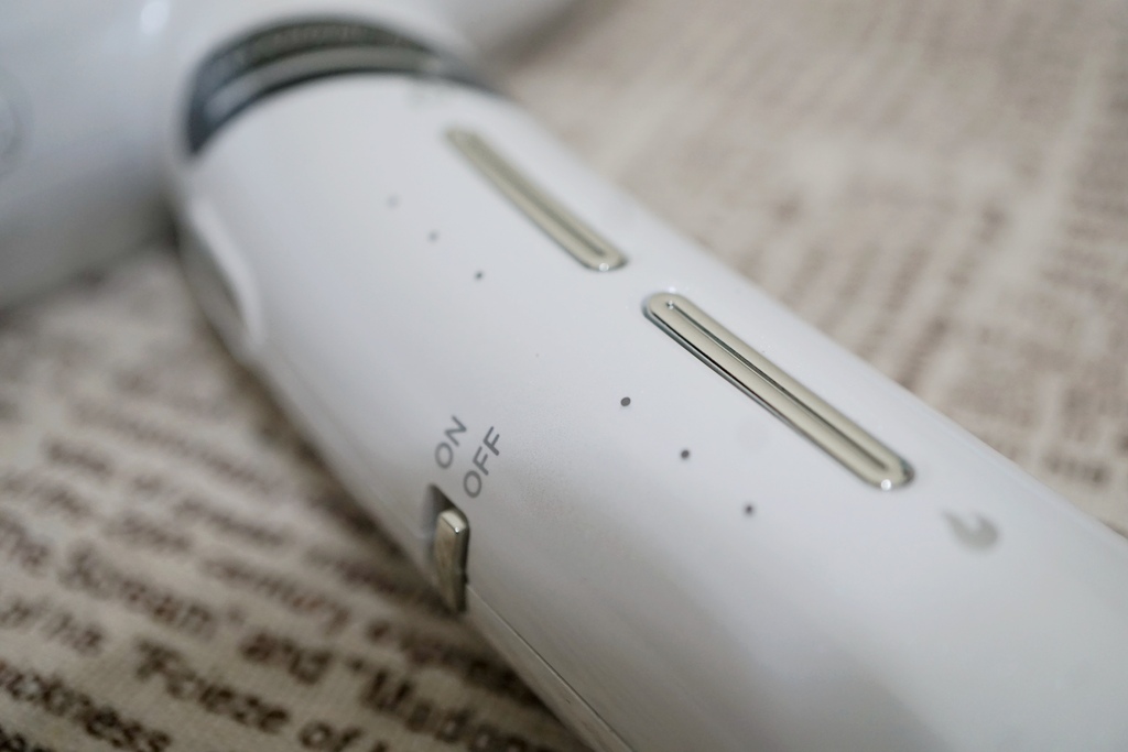 家電開箱|SANSUI山水 極勁正負離子高速吹風機 負離子柔順 速乾低噪 可折疊 380g輕手感 輕音量最低65db,吹髮也能邊追劇超方便|西莉亞玩樂人生 SANSUI山水 極勁正負離子高速吹風機