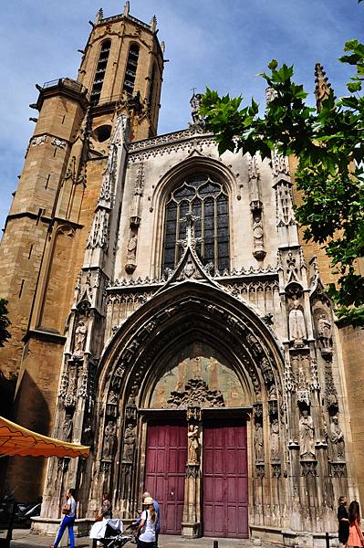 la cathedrale st-sauveur