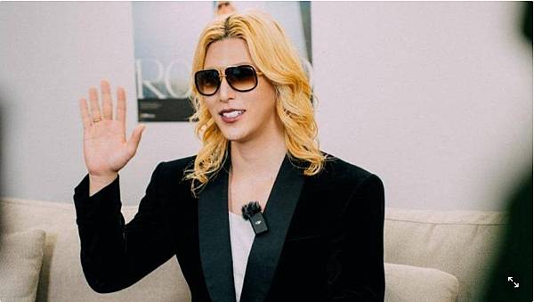 分享：羅蘭招牌金髮沒了！「新造型」曝光　認了：為這1人想改變