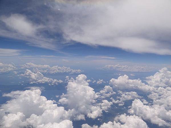 003 美麗的雲景(往宿霧的天空)