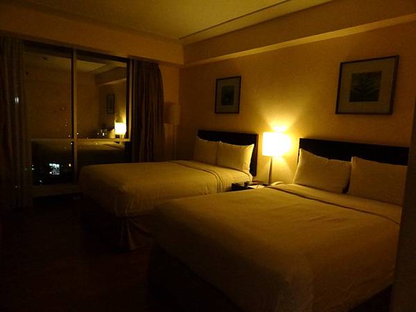 041 CROWN REGENCY HOTEL兩人房